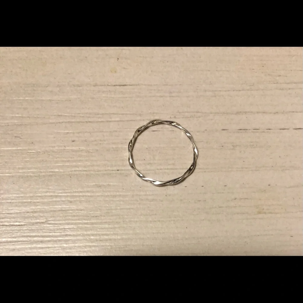 Ring - Picture 2 of 2